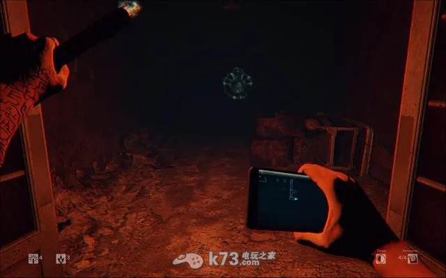 迷失暗室：有部游戏要拿手电筒照着打的刺激冒险