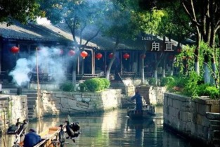 118图库正版资料|探索古镇风情与美食之旅_Deice.9.686